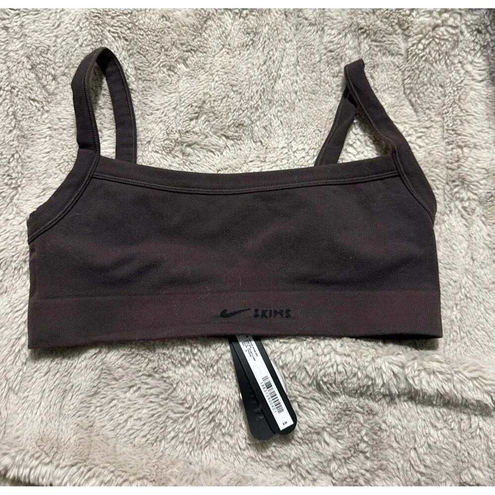 Skims Nike NikeSkims Vintage Seamless Cami Bra - Picture 3 of 6